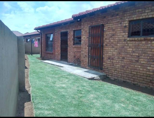 2 BEDROOM HOUSE FOR SALE IN SHARON PARK